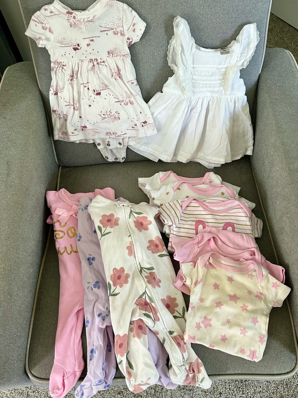 Carter's 0-3 Month baby girl lot bundle Zip bodysuit, onesies, dresses. Like new